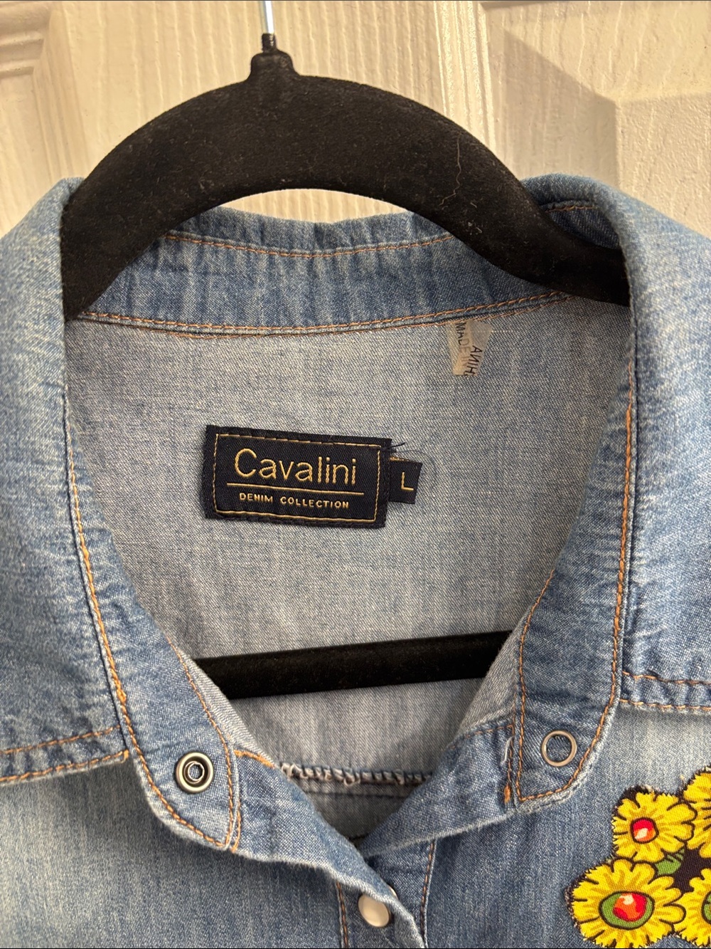 Women's Cavalini Denim Shirt with Multicolor Motifs- Sassy! Size Large - Picture 2 of 14